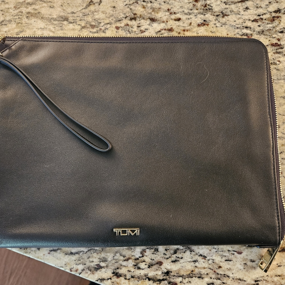 Tumi Leather Easton Tech Clutch